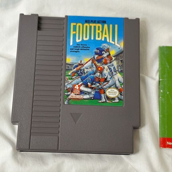 NES Nintendo Play Action Football w/Sleeve & Manual Tested & Working Game - Picture 4 of 6